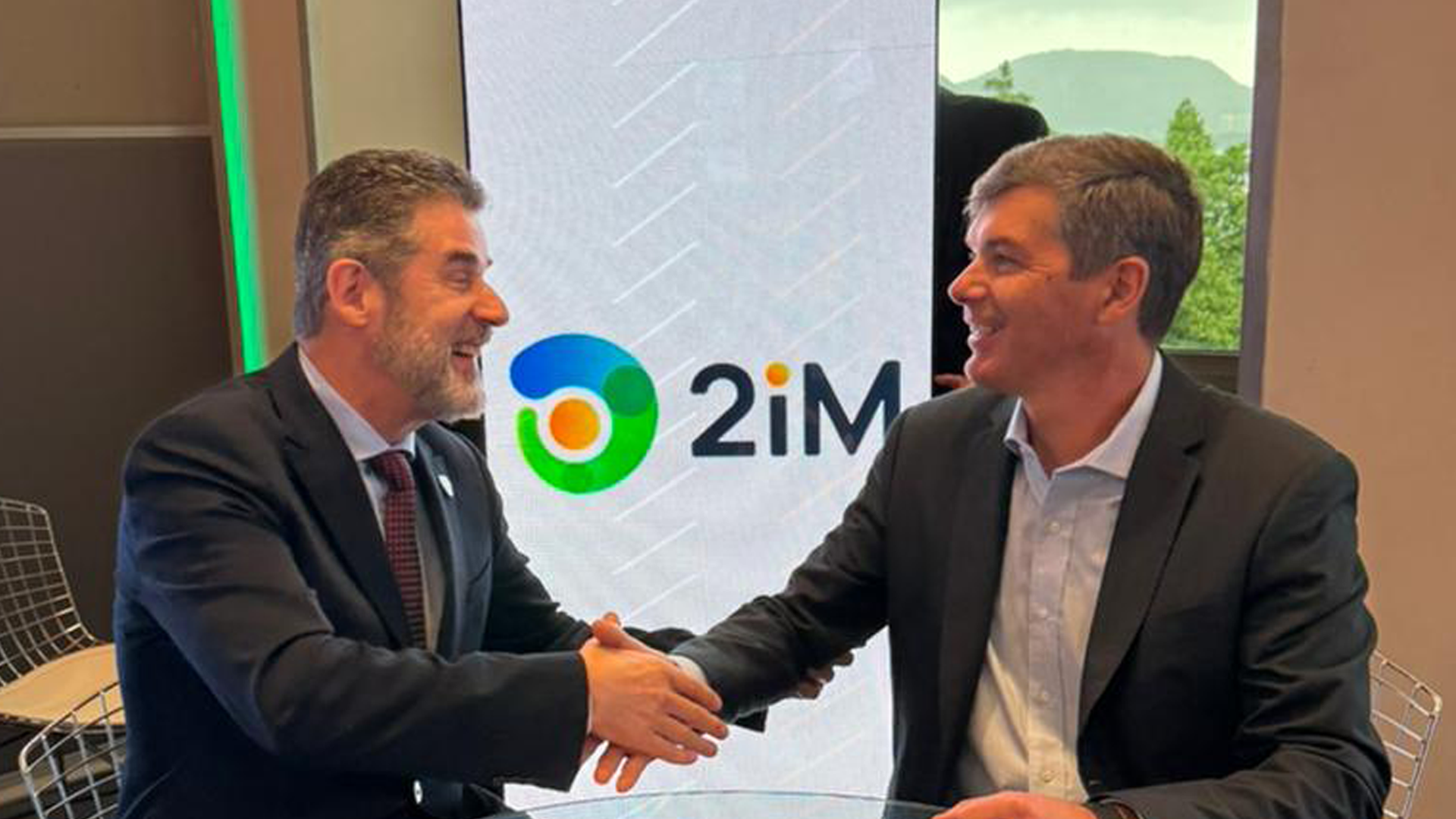 AIOTEK abre su vertical de salud con 2iM: tecnología y cercanía para acelerar la salud